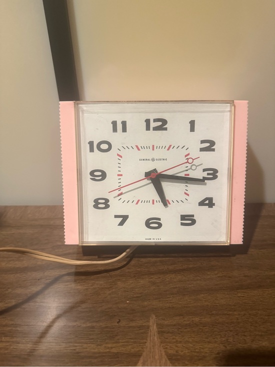 General Electric Other - Vintage 1950s Pink General Electric clock
